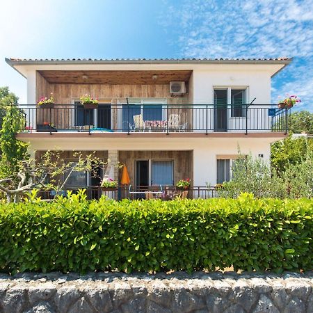 Apartments Kate - 100 M From Beach Малинска Екстериор снимка