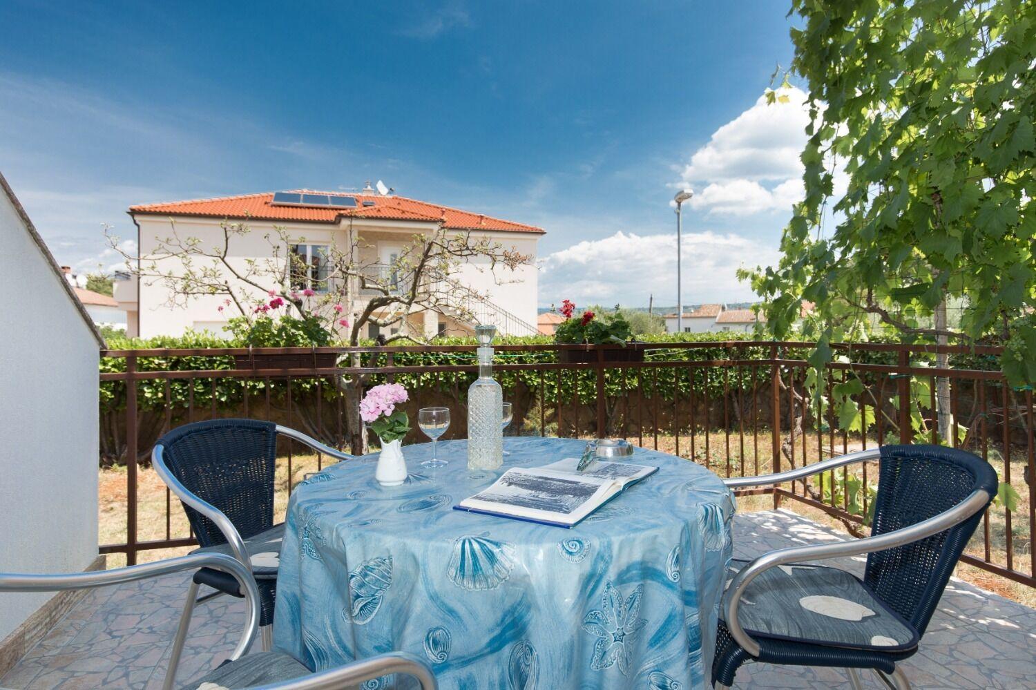 Apartments Kate - 100 M From Beach Малинска Екстериор снимка