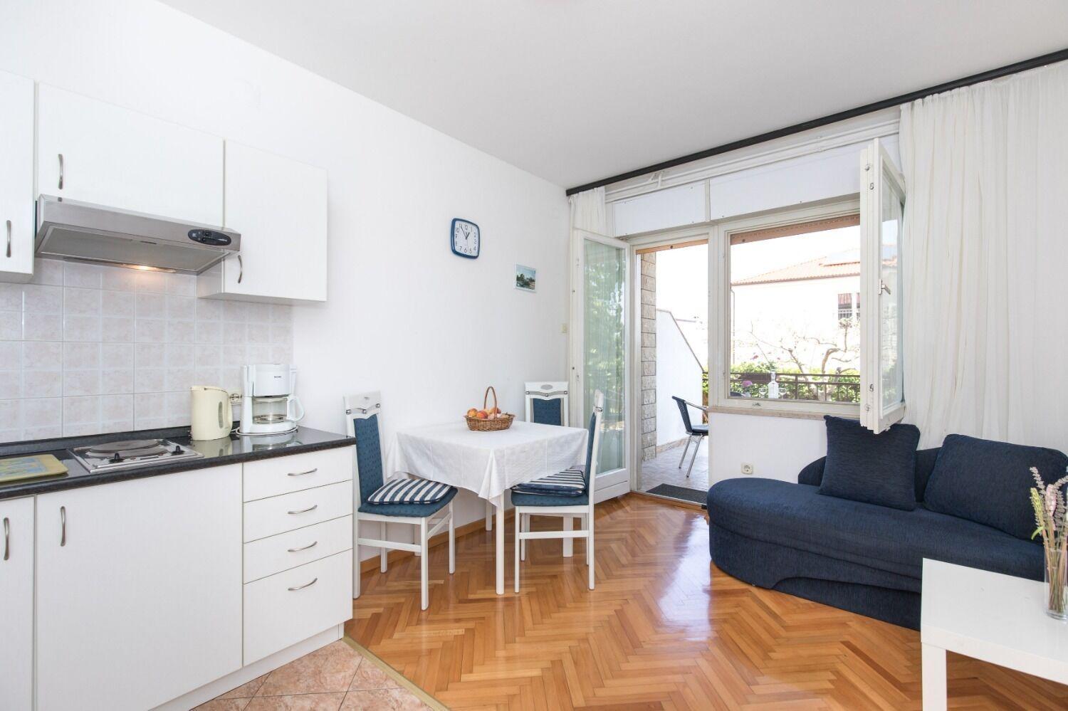 Apartments Kate - 100 M From Beach Малинска Екстериор снимка