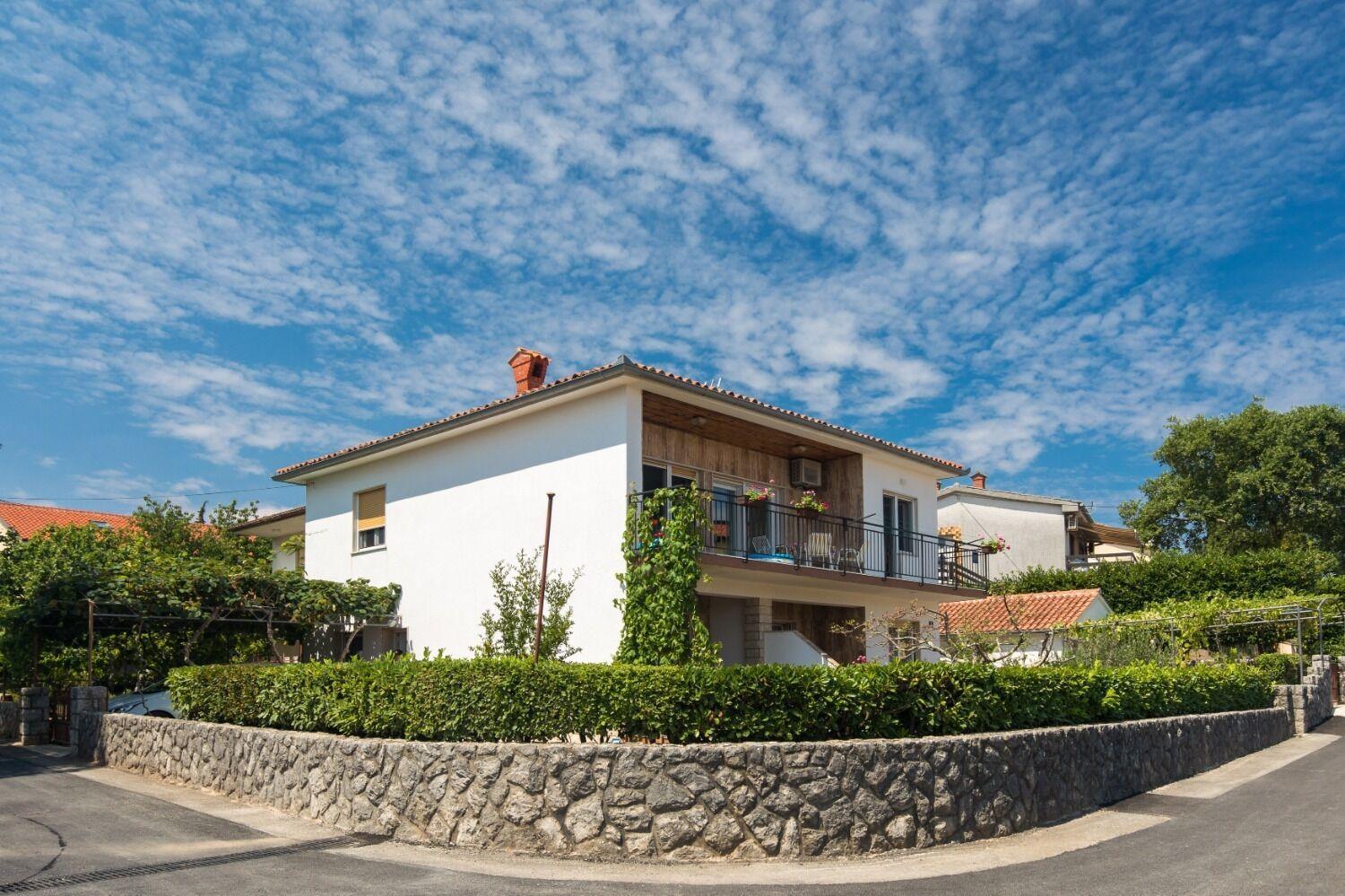 Apartments Kate - 100 M From Beach Малинска Екстериор снимка