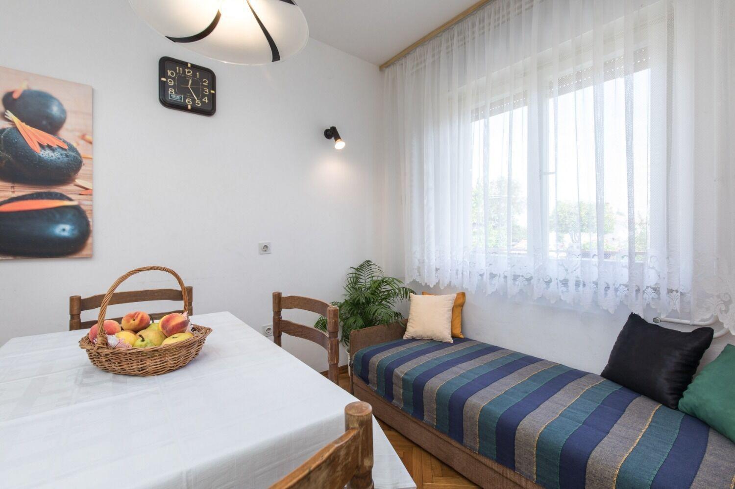 Apartments Kate - 100 M From Beach Малинска Екстериор снимка