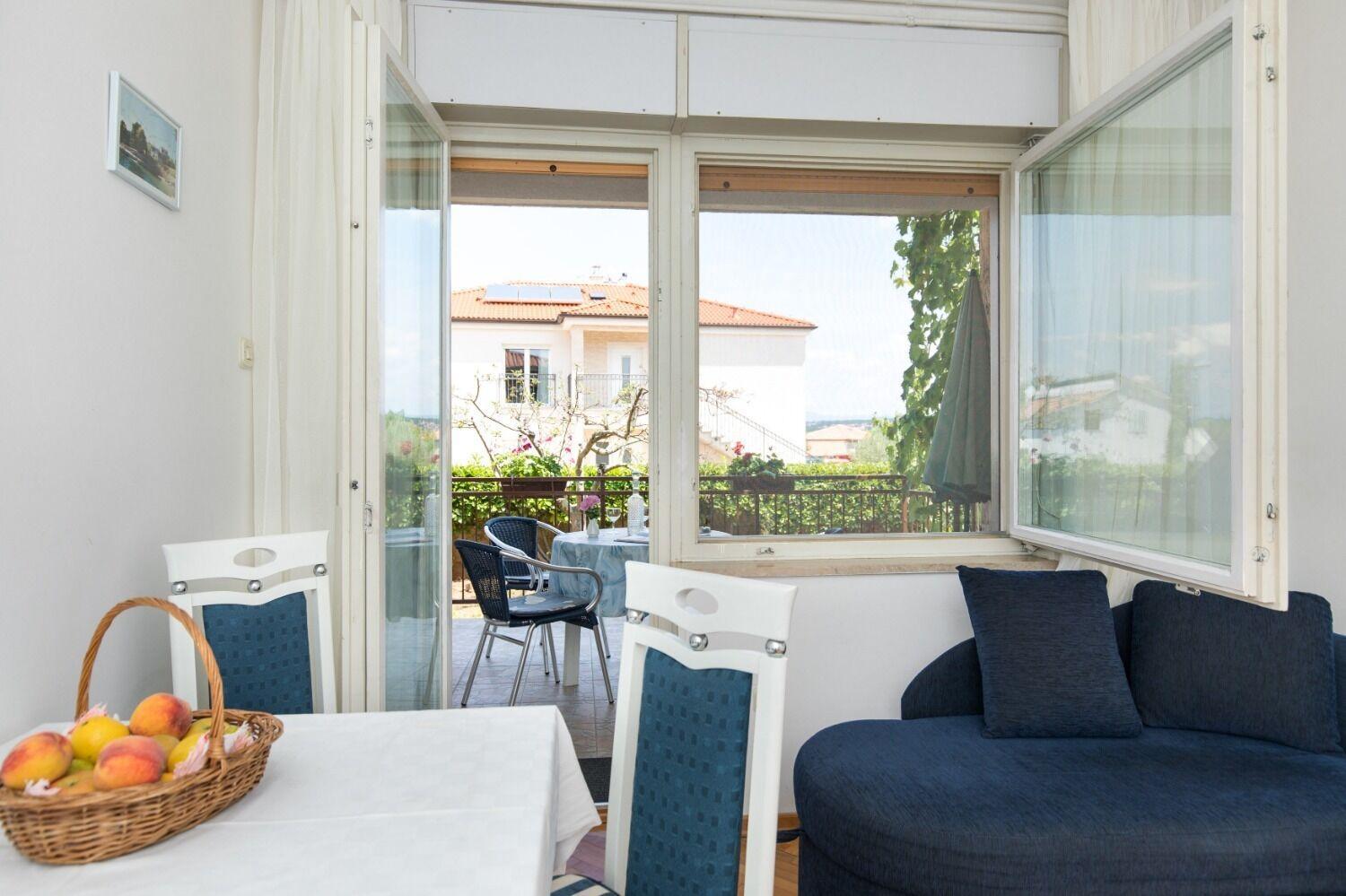 Apartments Kate - 100 M From Beach Малинска Екстериор снимка