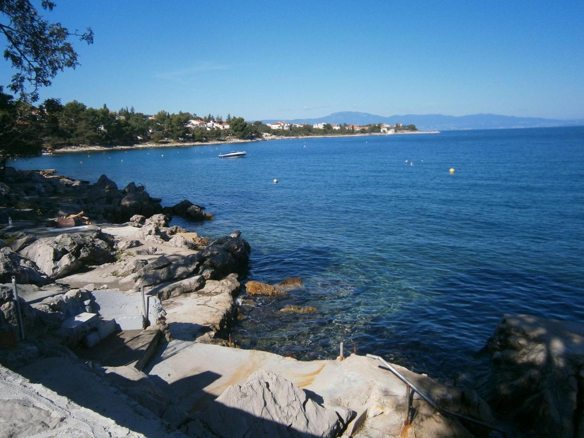 Apartments Kate - 100 M From Beach Малинска Екстериор снимка